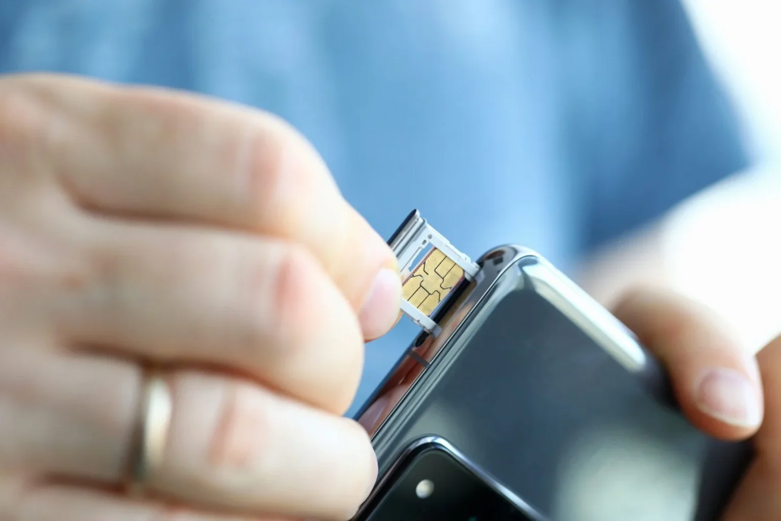 Faut-il éteindre son téléphone pour changer la carte SIM ? Faut-il éteindre son téléphone pour changer la carte SIM ?